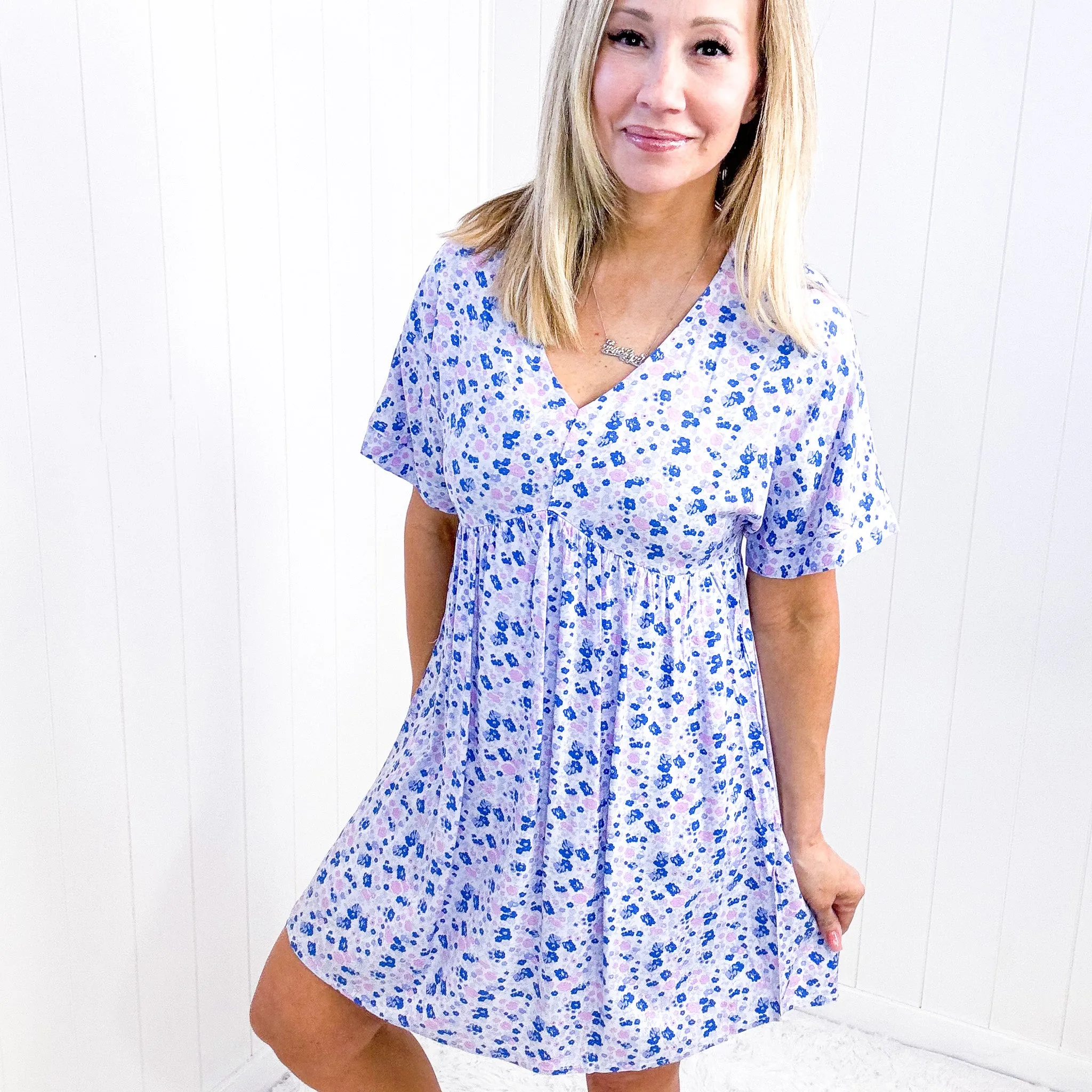 Ditzy Floral Lavender Sunny Streets V Neckline Short Sleeve Dress