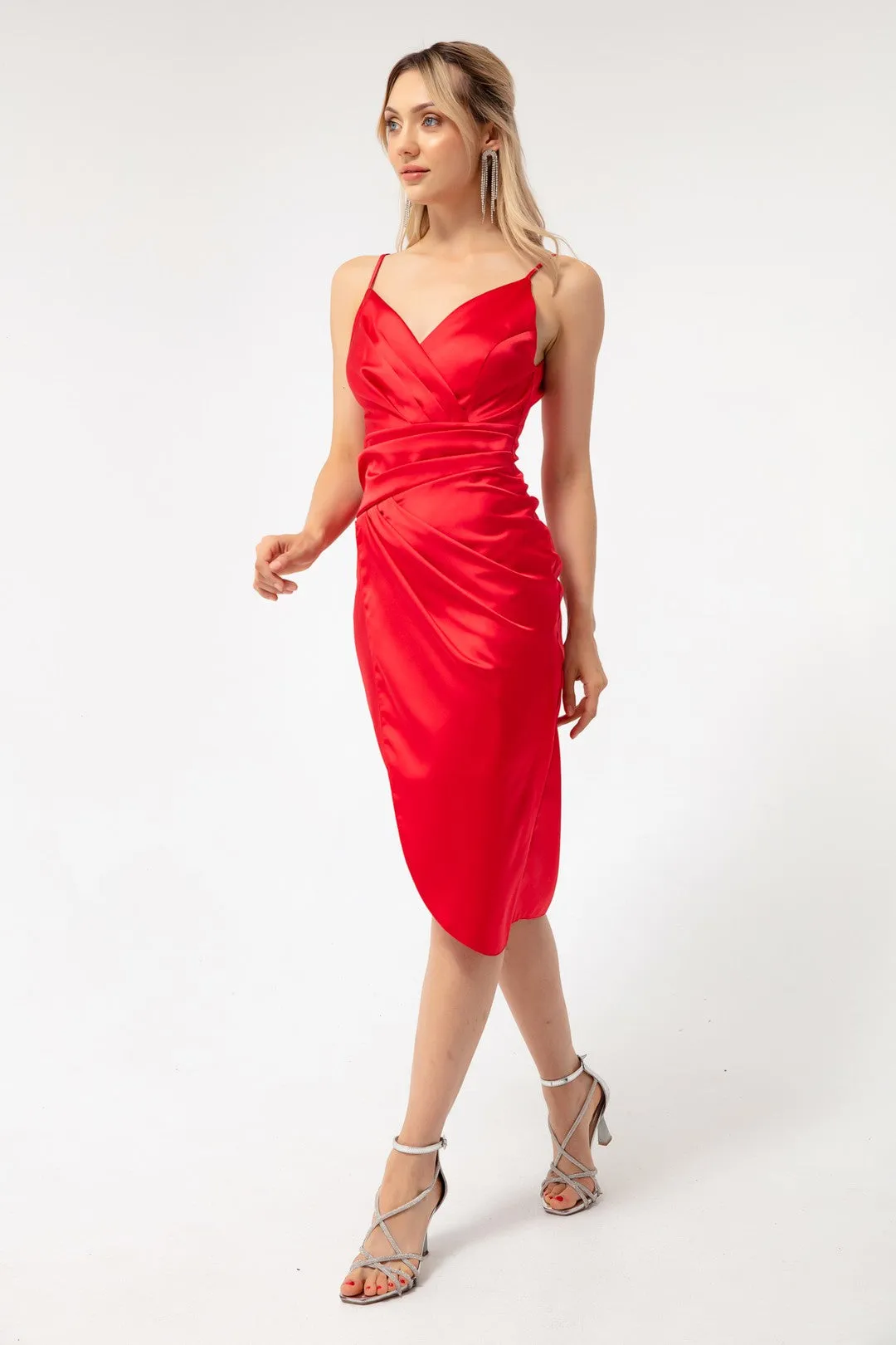 Female Cruve Slip Satin Satin Evening Dress